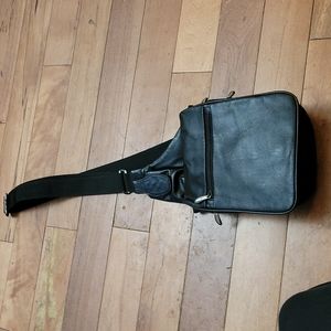 Leather travel bag